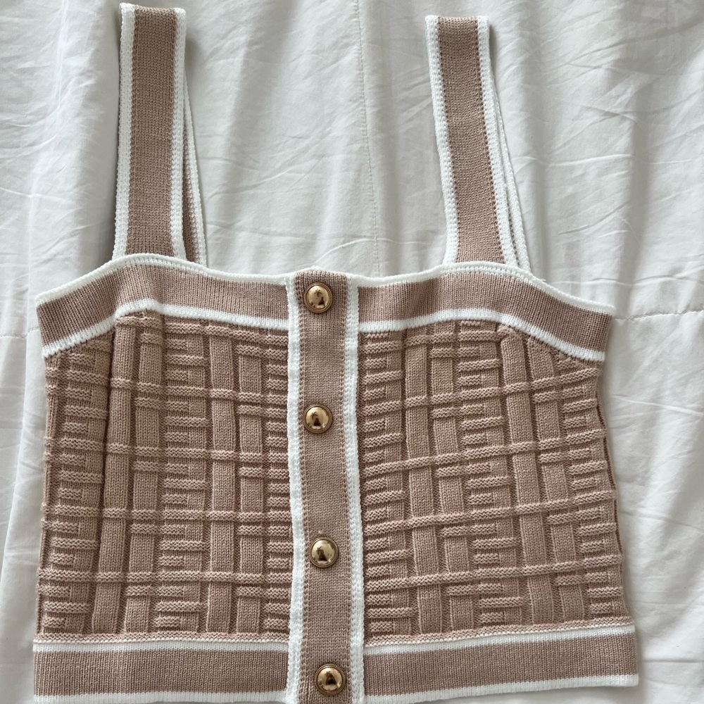 SHEIN Tan and White Knit Crop Top